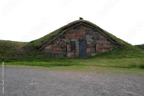 Bunker historique recouvert d’herbe en Finlande