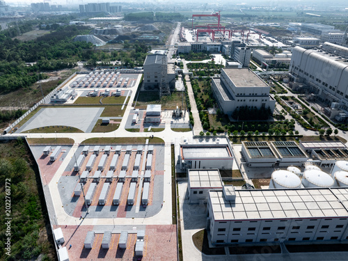 Εκτύπωση καμβά Aerial view of industrial park showing energy storage facilities and factory lay
