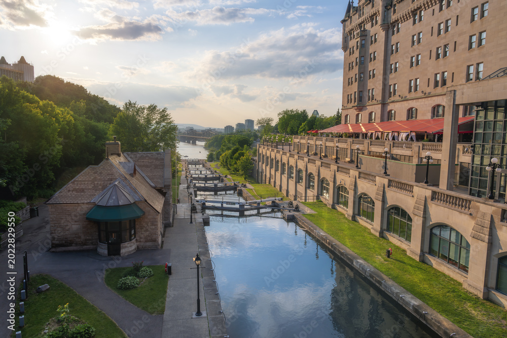 Fototapeta premium Rideau Canal Locks - Ottawa, Ontario, Canada