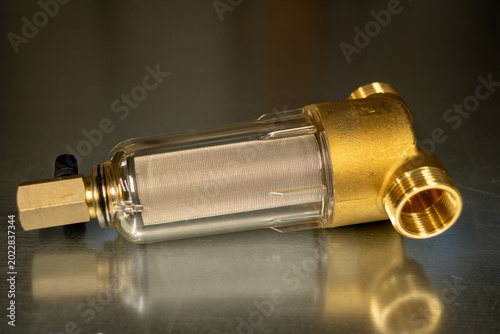 Foto Close up view of water filter, bronze component of industrial high pressure wate