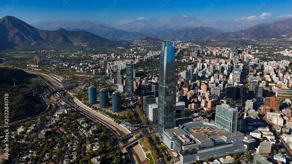 Fototapeta premium Santiago cityscape with andes mountains background chile