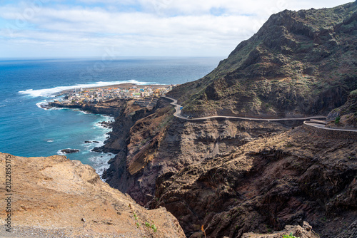 Obraz na plátně Hillside overlooking Ponta do Sol and pedestrian path, Paul Valley, Santo Antão Island, Cape Verde