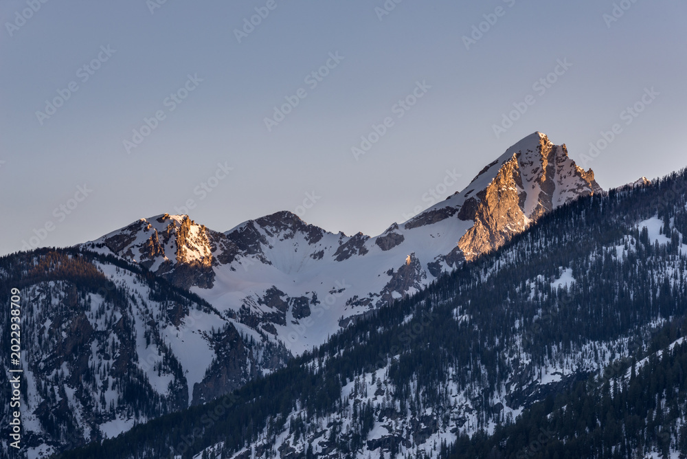 Obraz premium Sunlit Peaks at Grand Teton, Winter Landscape, Mountain Range View