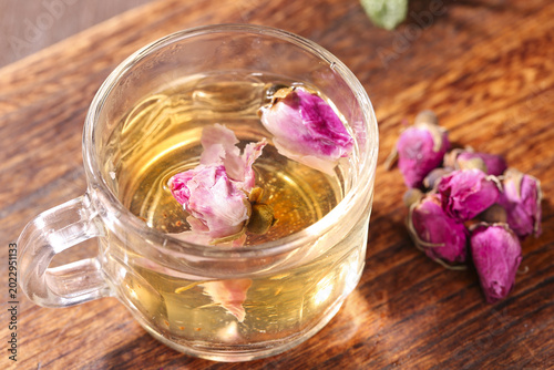 Εκτύπωση καμβά Traditional Chinese Rose Tea with Dried Petals in Glass Cup - Healthy Herbal Dri