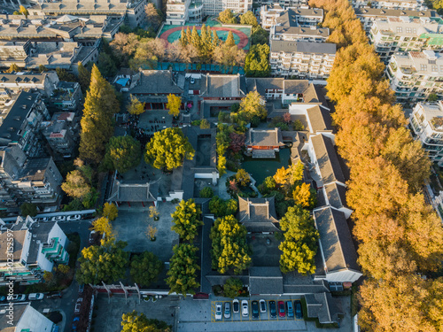 Εκτύπωση καμβά Aerial View of Hangzhou Confucius Temple in Autumn