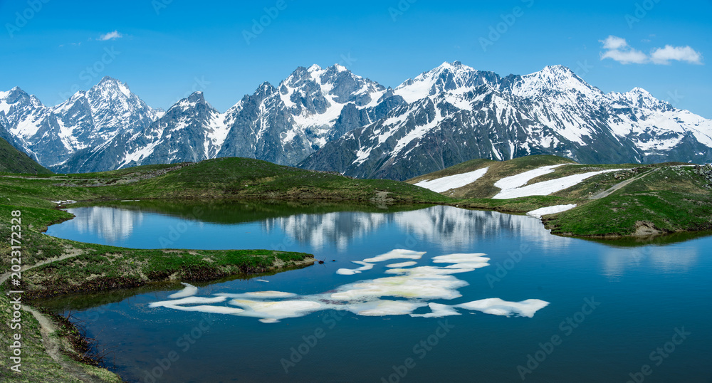 Εκτύπωση καμβά The alpine grassland scenery of the Caucasus Mountains in Georgia