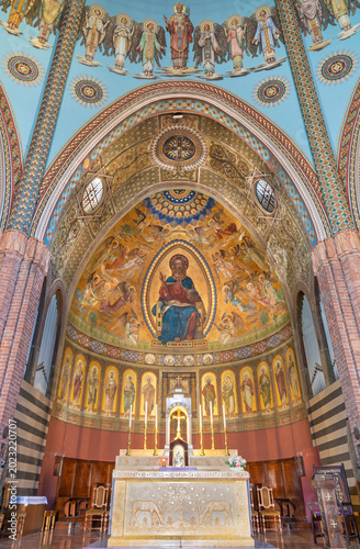 Φωτογραφία MONZA, ITALY - MARCH 19, 2026: The presbytery of church Chiesa di San Carlo