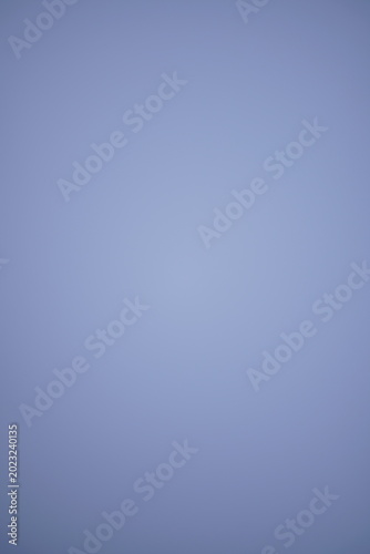 Elegantes kühles Blau mit heller Mitte