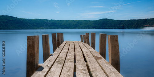 Foto wooden pier on lake