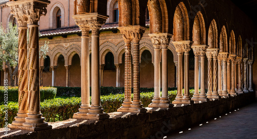Bild auf Leinwand decorated columns, Benedictine cloister, Santa Maria la Nuova Cathedral, Arab-No