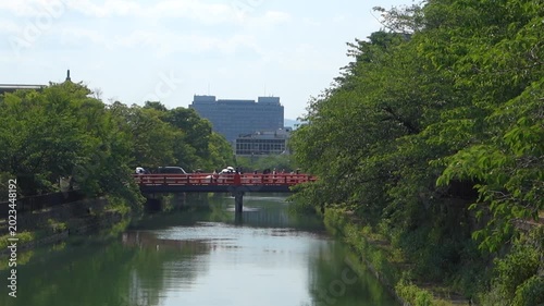 京都、琵琶湖疏水と慶流橋の初夏の風景