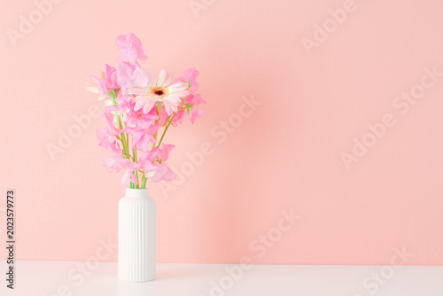 Bild auf Leinwand pink sweet pea flowers for background