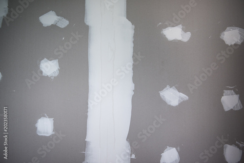 Install a smooth plaster ceiling is not yet complete.