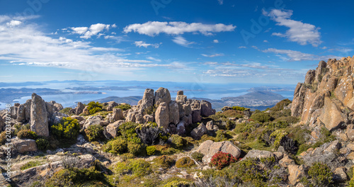 Foto View of the city of Hobart, its harbor and the Derwent river estuary from the summit of Mt