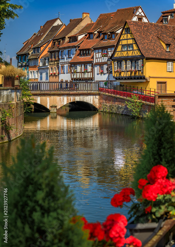 Obraz na plátně Half timbered houses by canals of Little Venice in Colmar, France