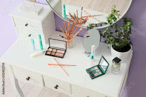 Makeup products with plant ...