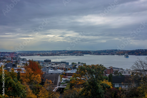 фотографія Autumn Rooftops Overlooking the Elliott Bay Horizon