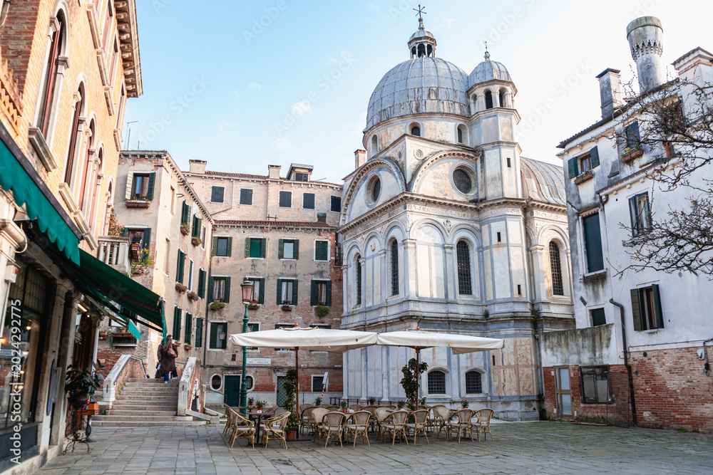 Fototapeta premium a small square in venice, italy