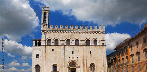 Foto Palazzo dei Consoli (Consulate Palace), a 14th century medieval building symbol