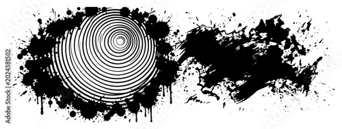Fotografía Concentric circles and organic ink blot with splatters and dripping paint effect