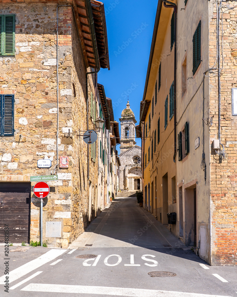 Naklejka premium The San Quirico d'Orcia Town street view in Tuscany, Italy