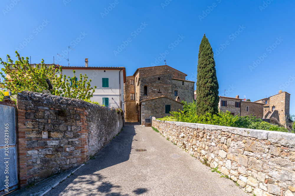 Naklejka premium The San Quirico d'Orcia Town street view in Tuscany, Italy