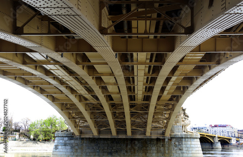 Tableau sur toile The lower structure of Margaret Bridge, in operation since 1876, connected to the island by a wing bridge