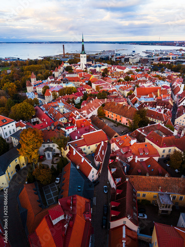 Εκτύπωση καμβά Aerial view of Tallinn historic Old Town with St
