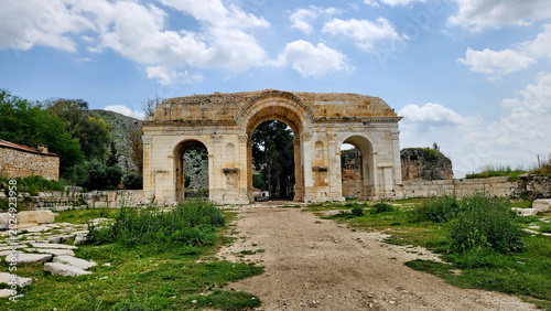 The unique three-arched Victory Gate to the ancient Anavarza city in Dilekkaya village of Kozan district in Adana province (Turkey). Once marked the entrance to one of largest Roman cities in the anci