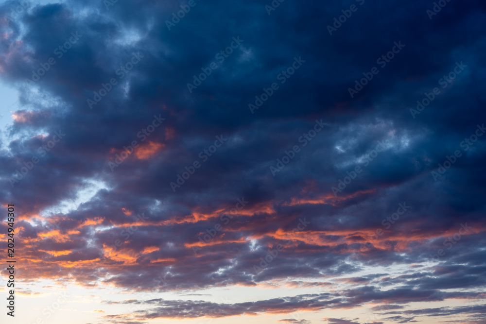 Fototapeta premium dramatic sky at sunset
