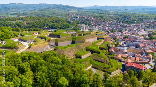 Schilderij op canvas Wide aerial drone view of the historic Klodzko Fortress, monumental defensive fo
