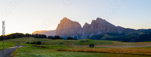 Vászonkép Seiser Alm is a Dolomite plateau and Europe's largest high-altitude Alpine meadow