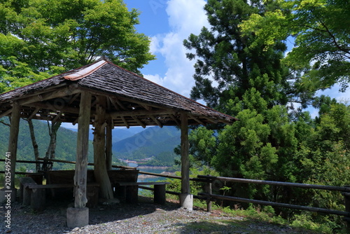 魚梁瀬貯水池展望台で一休み　高知県北川村
