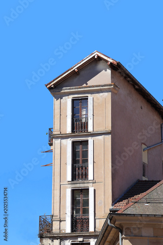 Foto cet immeuble curieux par son étroitesse