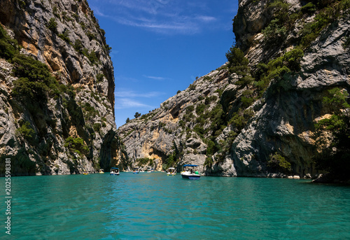  Tourists explore the Verdon Gorge in pedal boats, kayaks and paddle boats. An ideal place for an active holiday in Provence-Alpes-Côte d'Azur, France.