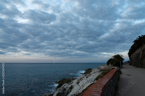 Φωτογραφία Panoramic view of the coastline of mediterranean sea near the village of Varazze, Liguria, Italy