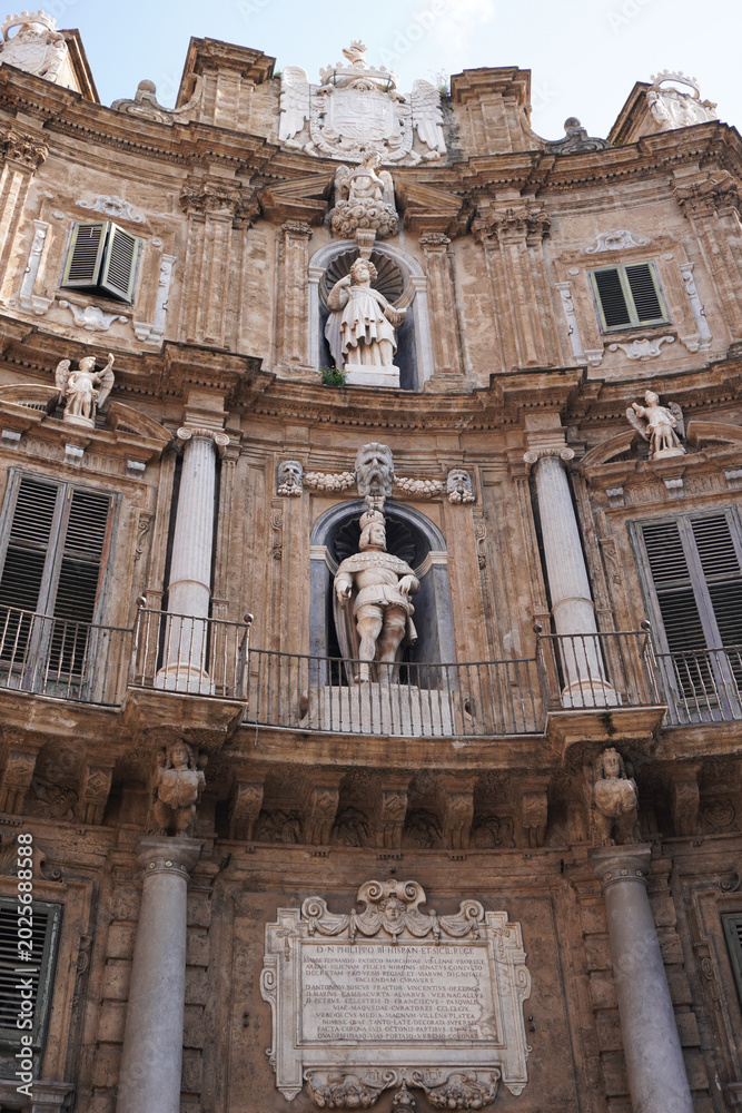 Obraz premium Quattro Canti, the Four Corners Square, Piazza Vigliena in Palermo, Sicily, Italy. Baroque Palermo. 