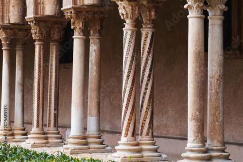 Foto The Benedictine Cloister in Monreale, near Palermo, Sicily