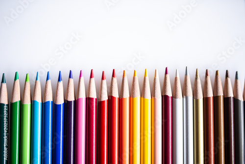 Foto Colored pencils on a white background, bright colors