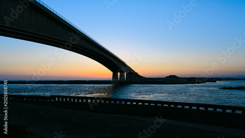 マジックアワーの浜名大橋