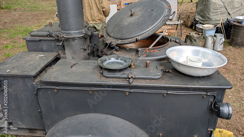 Cuadro en lienzo istoric military field kitchen with catering equipment and tableware