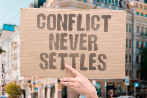 Cuadro en lienzo "Conflict Never Settles" Underlying causes of wars outlast every formal agreement made