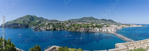 Foto Panoramic view of Ischia Ponte and the stone causeway seen from atop the battlem