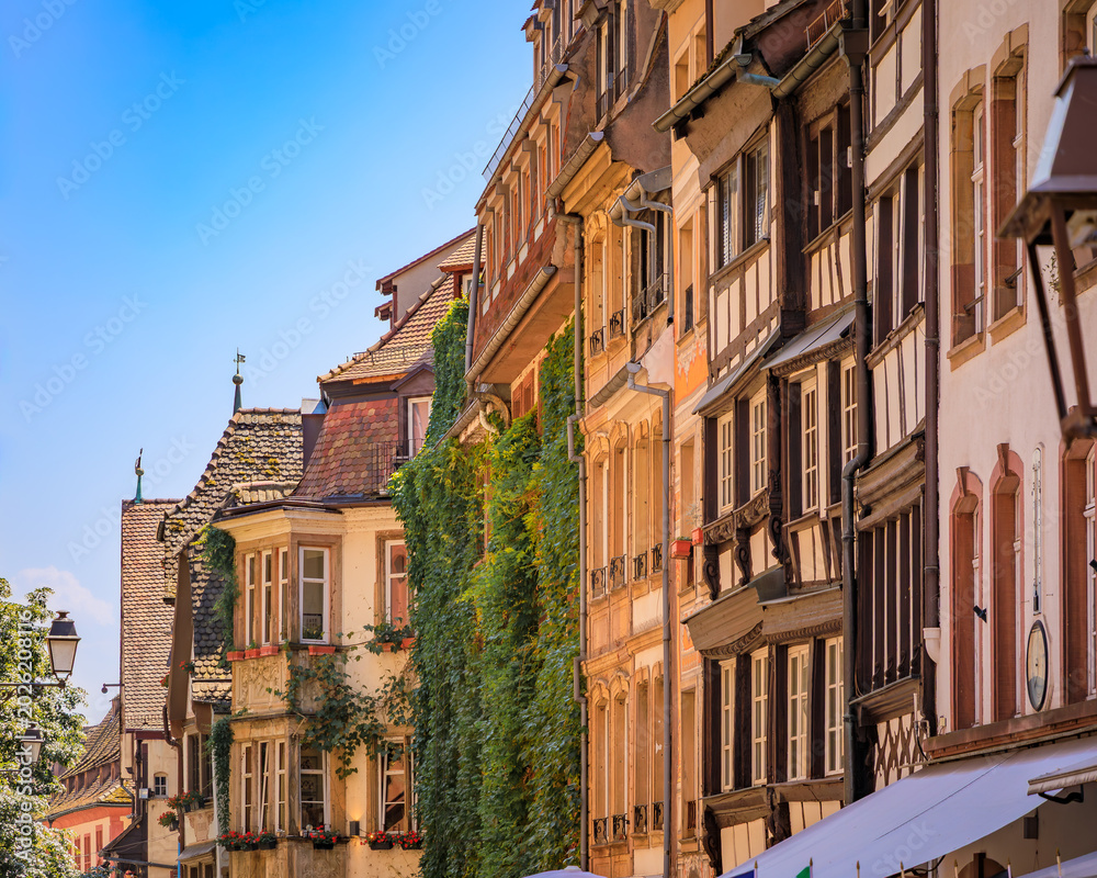 Obraz premium Ornate half timbered houses on historic Grande Ile in Strasbourg, Alsace, France