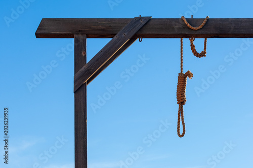 Close up of the hanging noose on the gallows in the courtyard of the historic courthouse in the infamous Wild West town of Tombstone, Arizona, USA