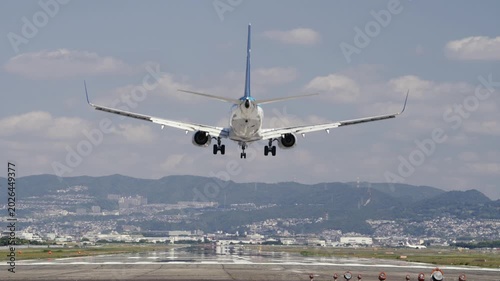 大阪国際空港　飛行機の離発着