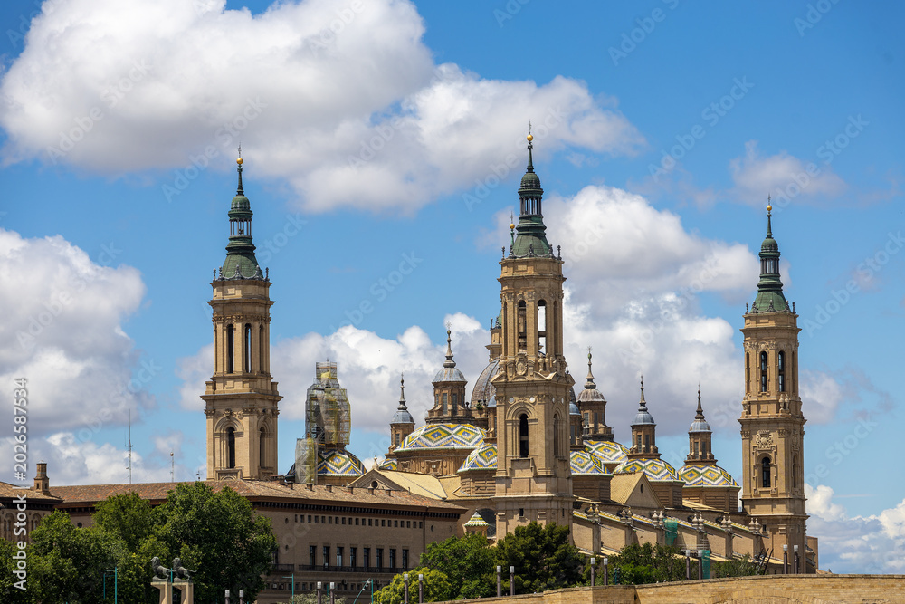 Fototapeta premium Historic Basilica of Our Lady of the Pillar with scaffolding on a dome for restoration in Zaragoza