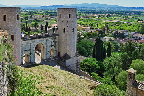 Spello, torri, mura e fortificazioni: la Porta Venere e le Torri di Properzio, Umbria, Italia