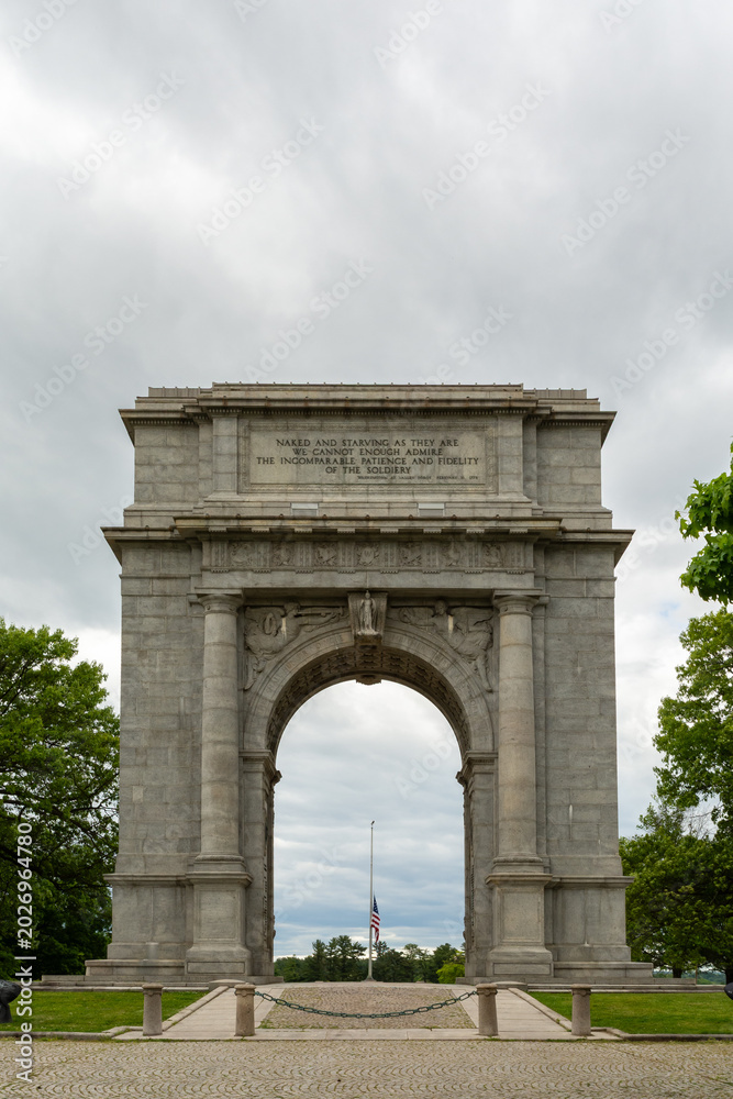 Fototapeta premium Stone National Memorial Arch at Valley Forge National Historical Park, commemorating the Continental Army’s winter encampment during the American Revolution.