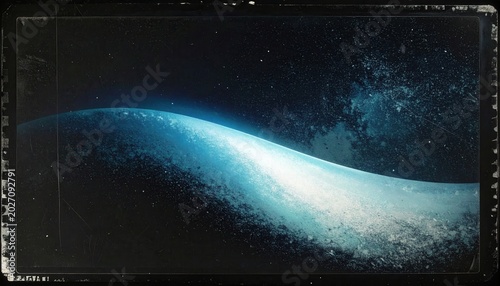 Onda cosmica astratta con luce blu luminosa e trama grunge su sfondo di spazio profondo stellato